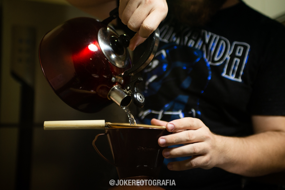 fotógrafo em curitiba faz ensaio lifestyle na casa dos noivos