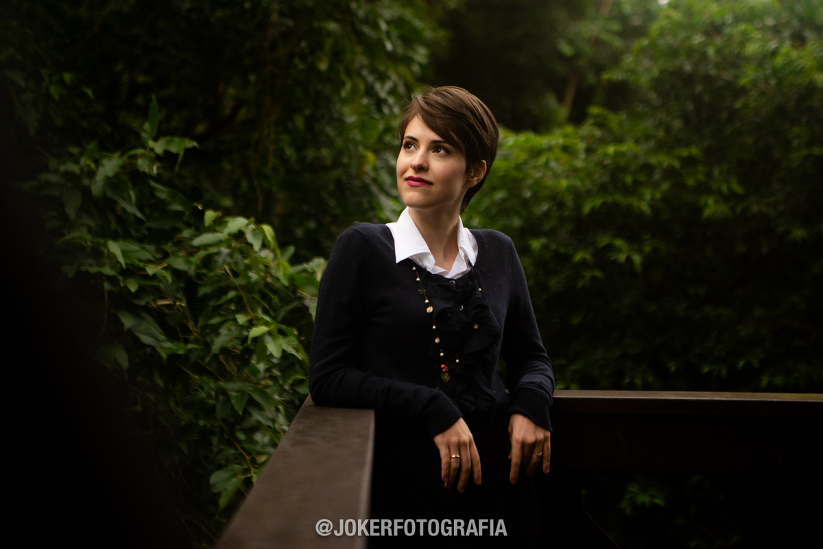 Como posar de forma elegante em um ensaio fotográfico