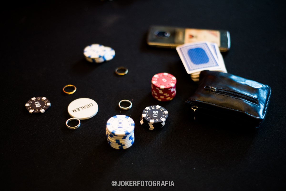 noivo jogando poker no making of