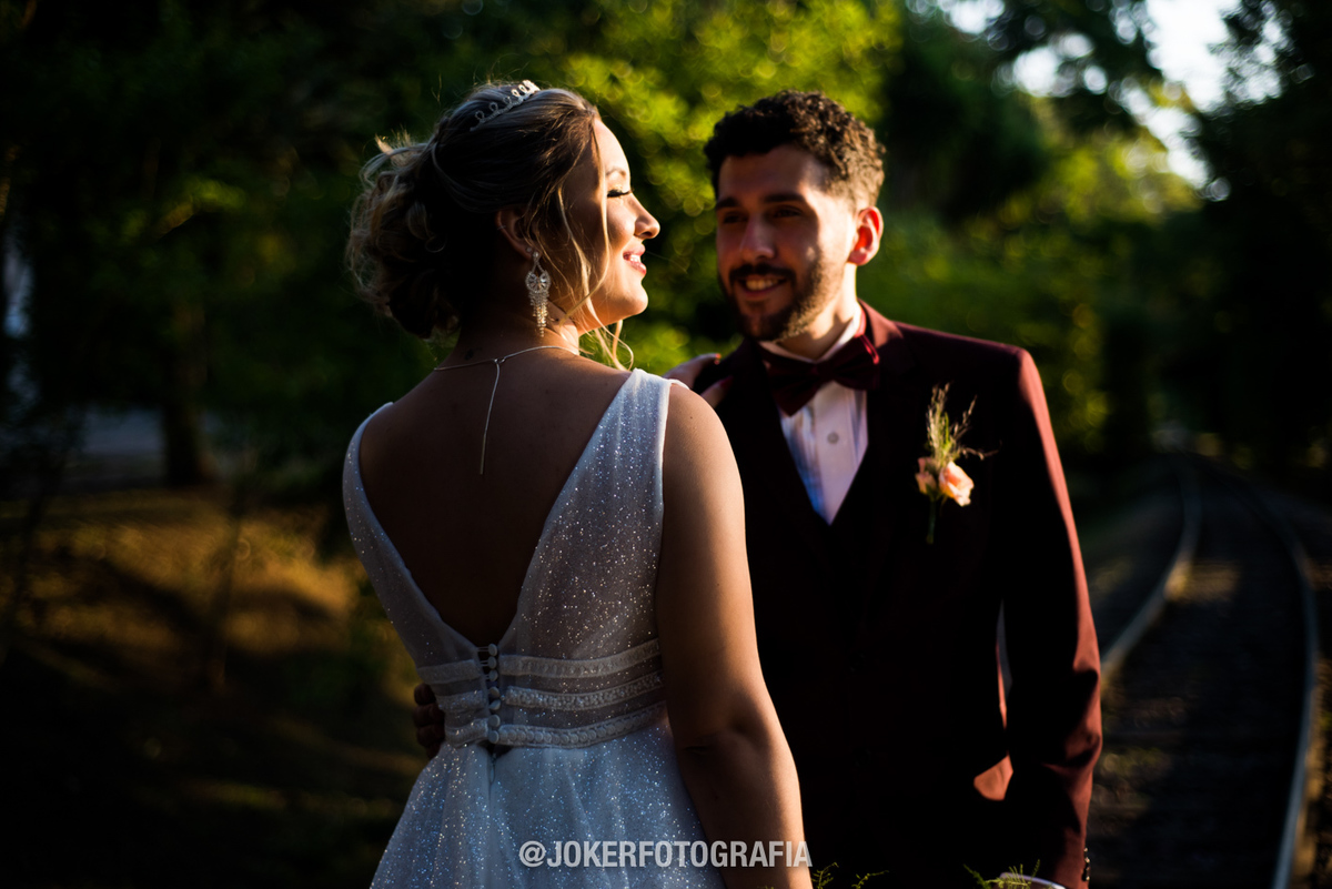 noivo com gravata borboleta