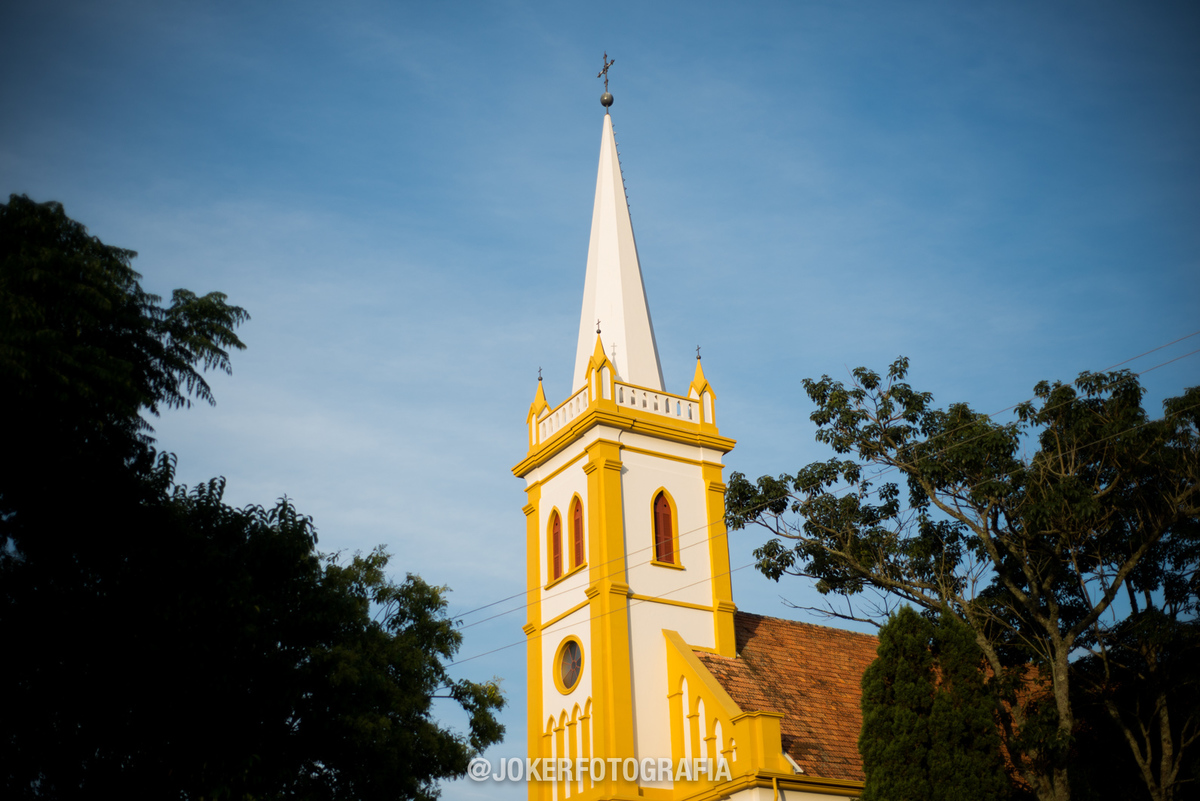 igreja da orleans em curitiba é uma das mais bonitas para realizar o seu casamento