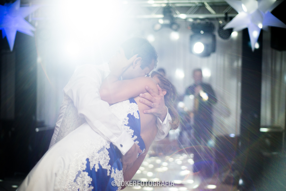 não sei dançar direito então eu preciso fazer uma valsa de casamento?