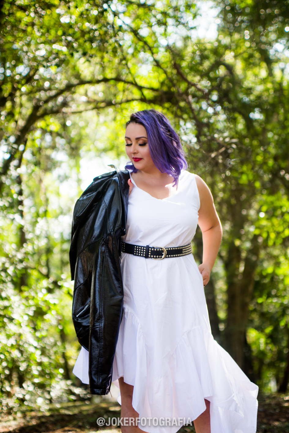 vestido de noiva diferente rock n roll com jaqueta de couro