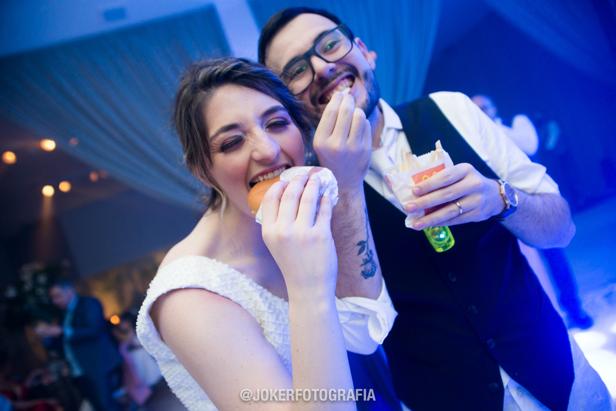 fotógrafo de casamento em curitiba lanche da madrugada mc donalds no casamento