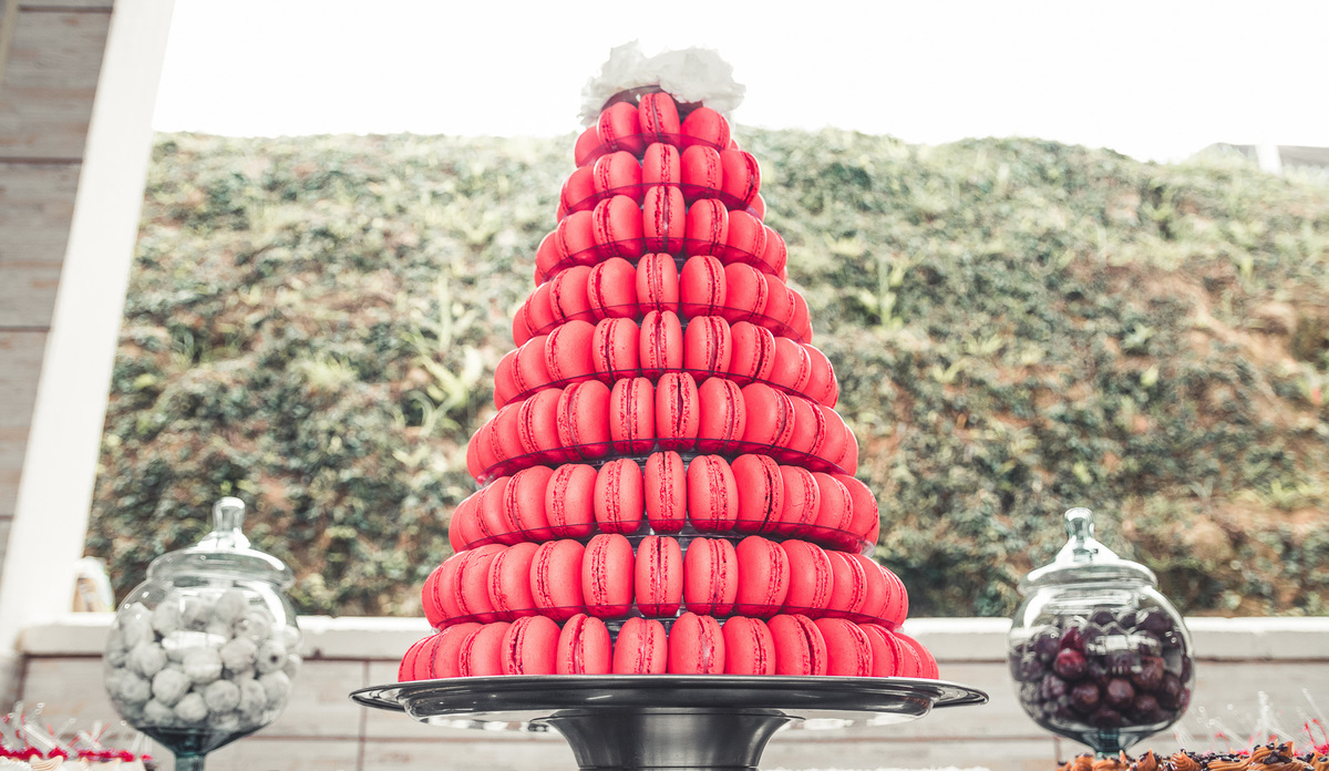 torre de macarron em casamento