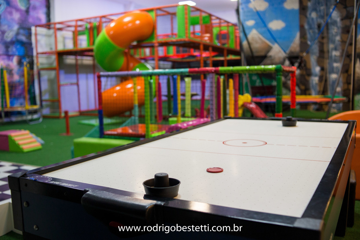 mulher maravilha, fantasia, fotografia infantil, casa de festas, aniversario, festa de aniversario infantil, livia, porto alegre, fotografo, decoracao, fotografo infantil, rodrigo bestetti fotografia, fotos diferentes, fotografo porto alegre