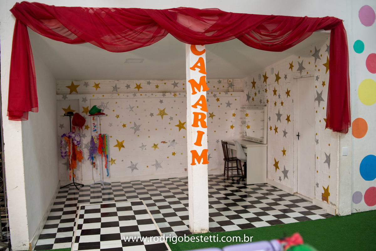 mulher maravilha, fantasia, fotografia infantil, casa de festas, aniversario, festa de aniversario infantil, livia, porto alegre, fotografo, decoracao, fotografo infantil, rodrigo bestetti fotografia, fotos diferentes, fotografo porto alegre