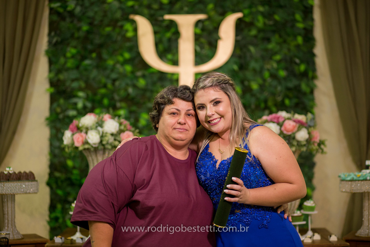 fotografia-formatura-porto-alegre-ilha-da-pintada-psicologia-psicologa-decoracao-grazi-festas-rodrigo-bestetti-foto-lembranca-fotografo-mesa-de-doces-vestido-azul-familia-amigos