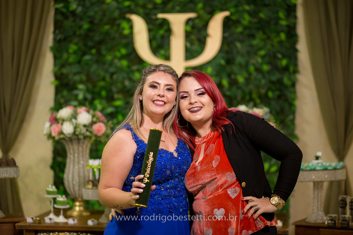 fotografia-formatura-porto-alegre-ilha-da-pintada-psicologia-psicologa-decoracao-grazi-festas-rodrigo-bestetti-foto-lembranca-fotografo-mesa-de-doces-vestido-azul-familia-amigos