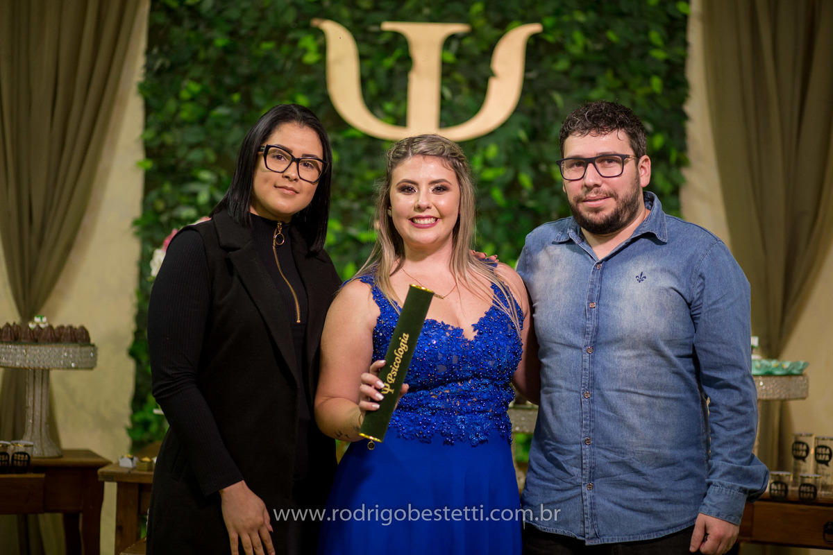 fotografia-formatura-porto-alegre-ilha-da-pintada-psicologia-psicologa-decoracao-grazi-festas-rodrigo-bestetti-foto-lembranca-fotografo-mesa-de-doces-vestido-azul-familia-amigos