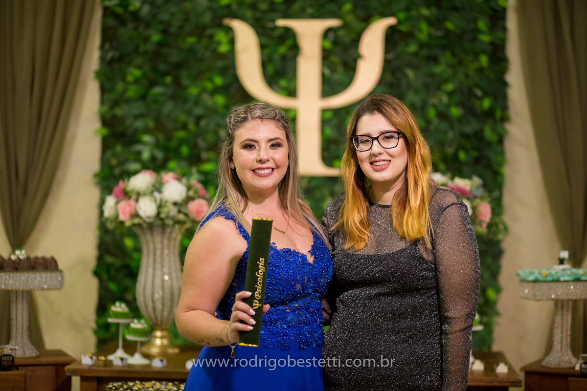 fotografia-formatura-porto-alegre-ilha-da-pintada-psicologia-psicologa-decoracao-grazi-festas-rodrigo-bestetti-foto-lembranca-fotografo-mesa-de-doces-vestido-azul-familia-amigos