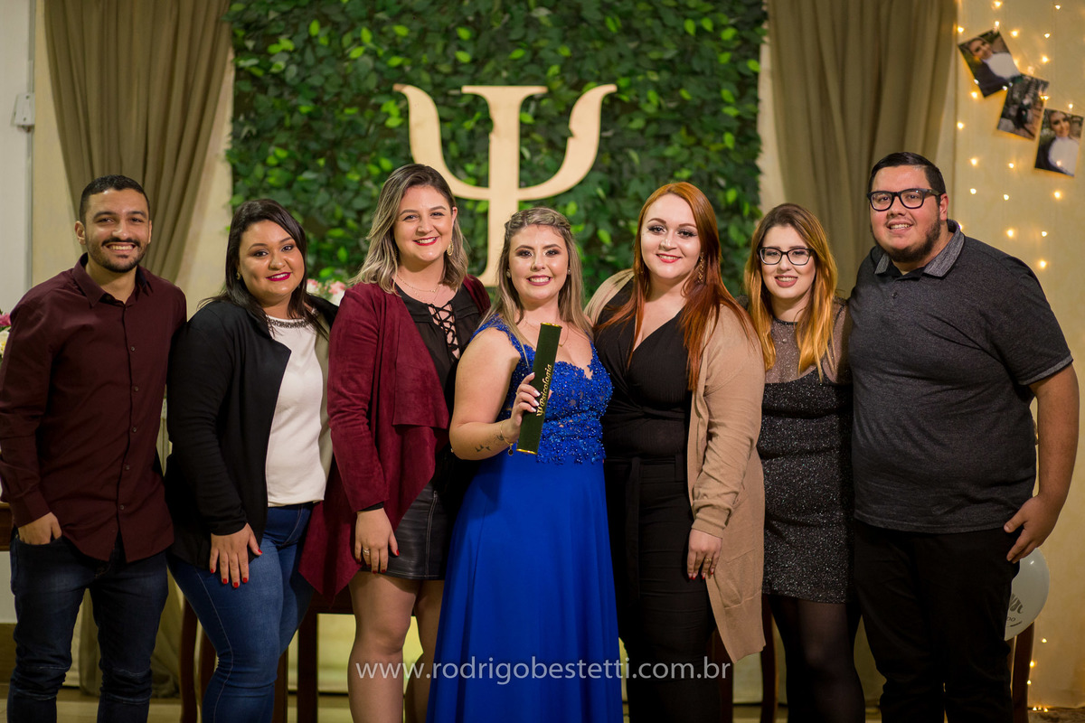fotografia-formatura-porto-alegre-ilha-da-pintada-psicologia-psicologa-decoracao-grazi-festas-rodrigo-bestetti-foto-lembranca-fotografo-mesa-de-doces-vestido-azul-familia-amigos