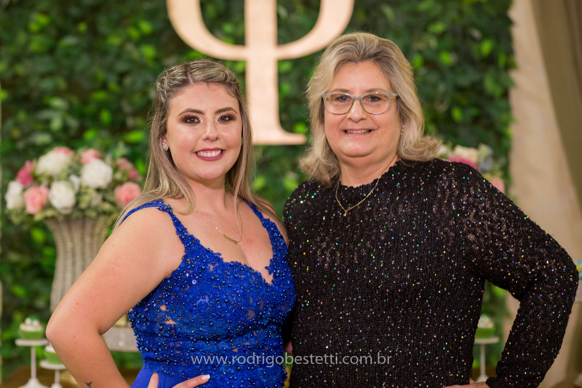 fotografia-formatura-porto-alegre-ilha-da-pintada-psicologia-psicologa-decoracao-grazi-festas-rodrigo-bestetti-foto-lembranca-fotografo-mesa-de-doces-vestido-azul-familia-amigos
