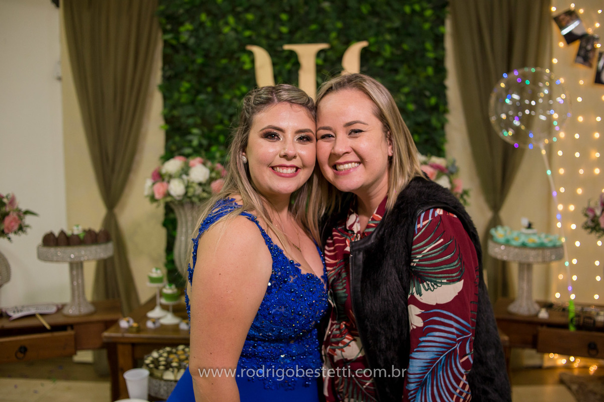 fotografia-formatura-porto-alegre-ilha-da-pintada-psicologia-psicologa-decoracao-grazi-festas-rodrigo-bestetti-foto-lembranca-fotografo-mesa-de-doces-vestido-azul-familia-amigos