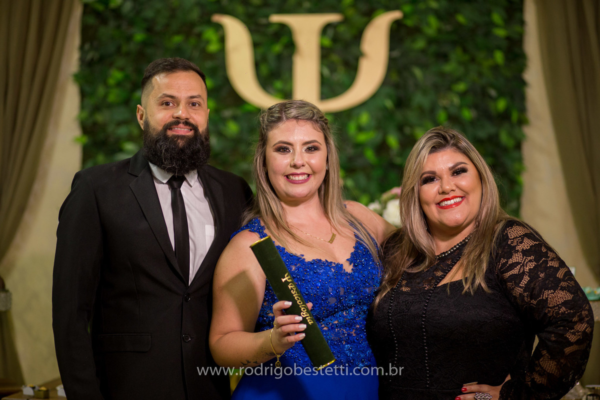 fotografia-formatura-porto-alegre-ilha-da-pintada-psicologia-psicologa-decoracao-grazi-festas-rodrigo-bestetti-foto-lembranca-fotografo-mesa-de-doces-vestido-azul-familia-amigos