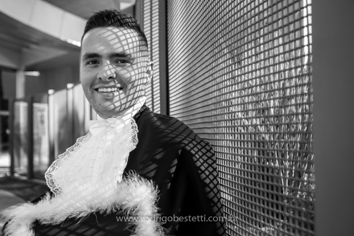 fotografo de formatura, direito, advogado, fmp, teatro do ciee, porto alegre, formando, homem, fotografia masculina, militar, farda, toga, guadalajara, terno, colacao de grau, solenidade de formatura, rodrigo bestetti fotografia