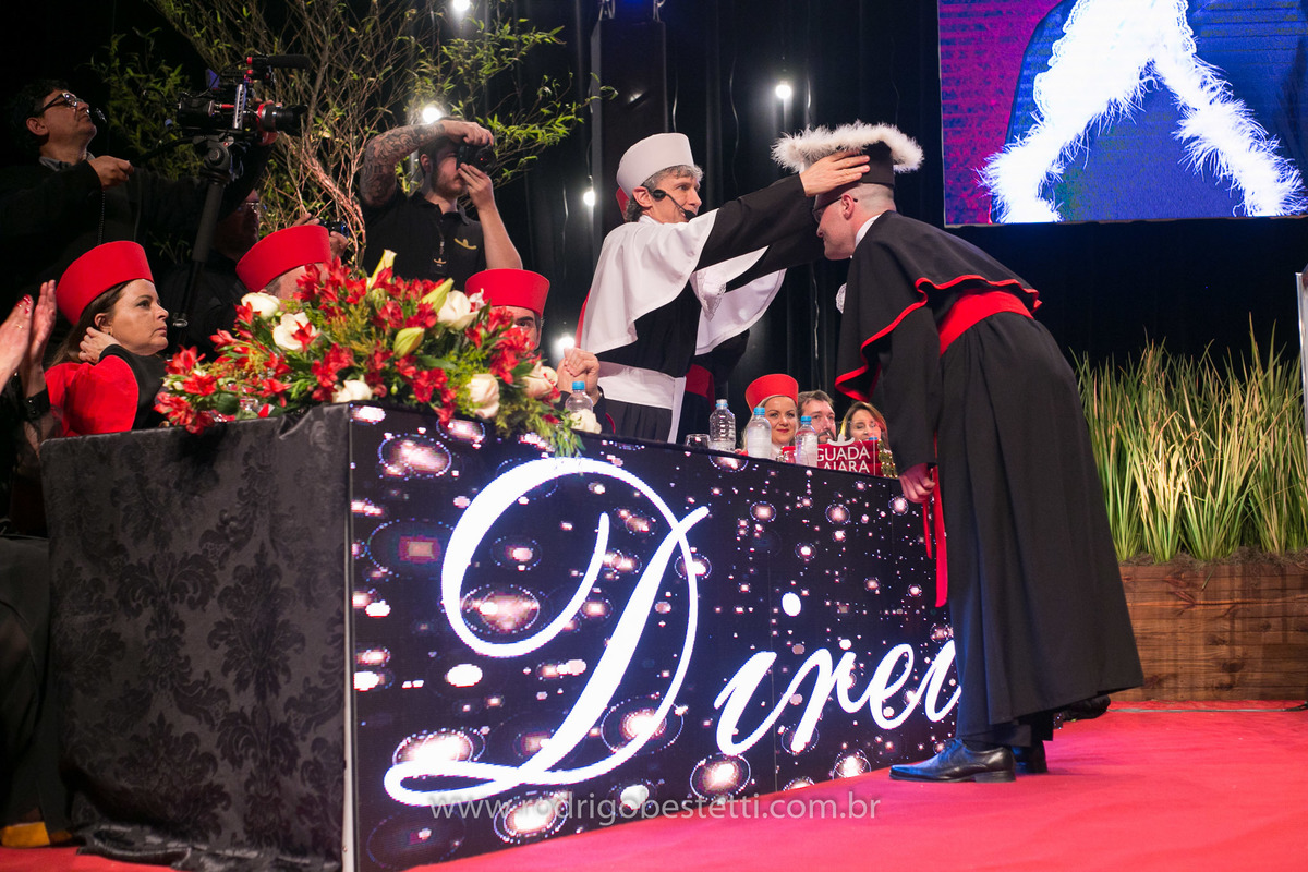 fotografo de formatura, direito, advogado, fmp, teatro do ciee, porto alegre, formando, homem, fotografia masculina, militar, farda, toga, guadalajara, terno, colacao de grau, solenidade de formatura, rodrigo bestetti fotografia
