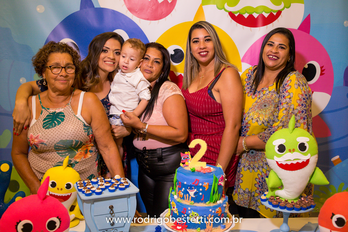 cenourinha festas, alvorada, porto alegre, rodrigo besteti fotografia, festa infantil, fotografia infantil, fotografo porto alegre, festa tematica, baby shark, fotos bonitas, fotografia infantil