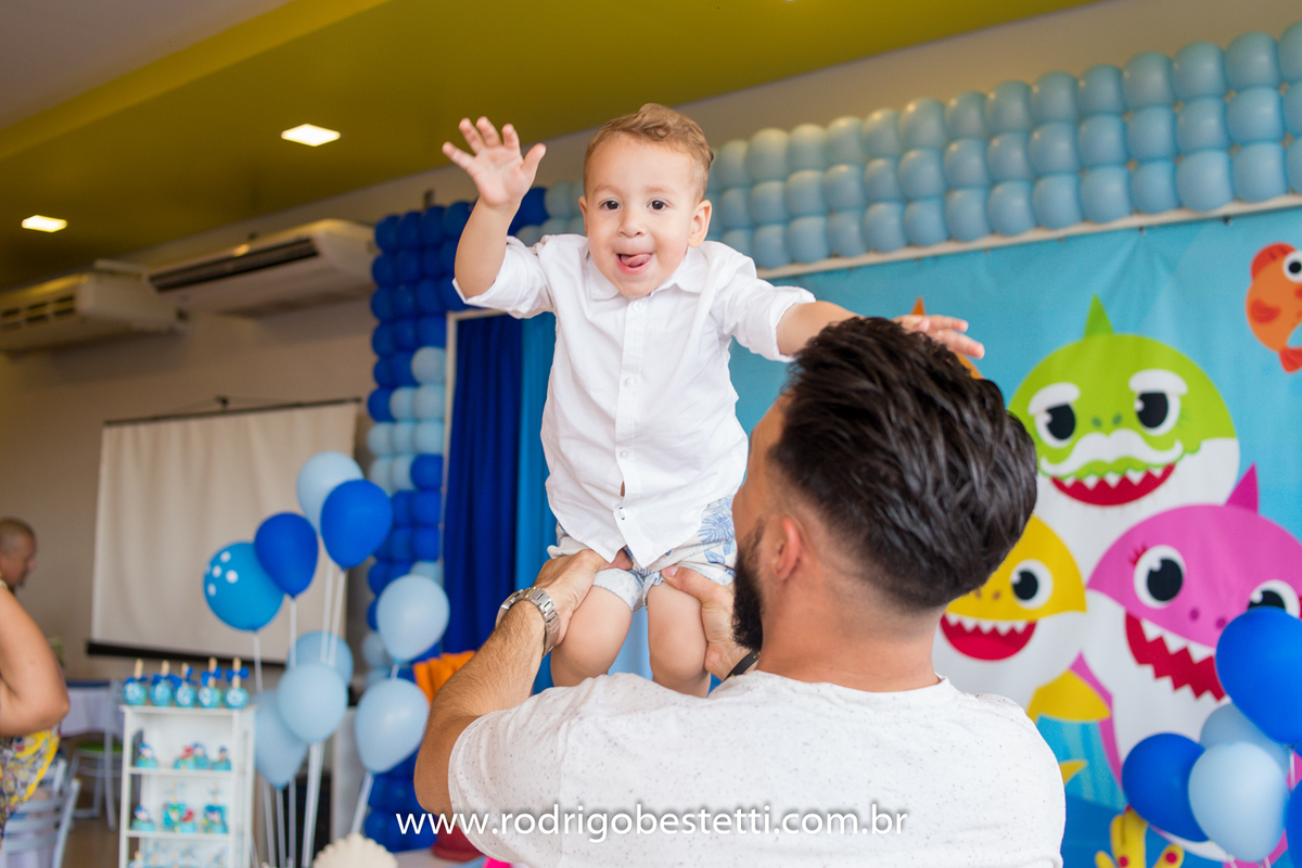 cenourinha festas, alvorada, porto alegre, rodrigo besteti fotografia, festa infantil, fotografia infantil, fotografo porto alegre, festa tematica, baby shark, fotos bonitas, fotografia infantil