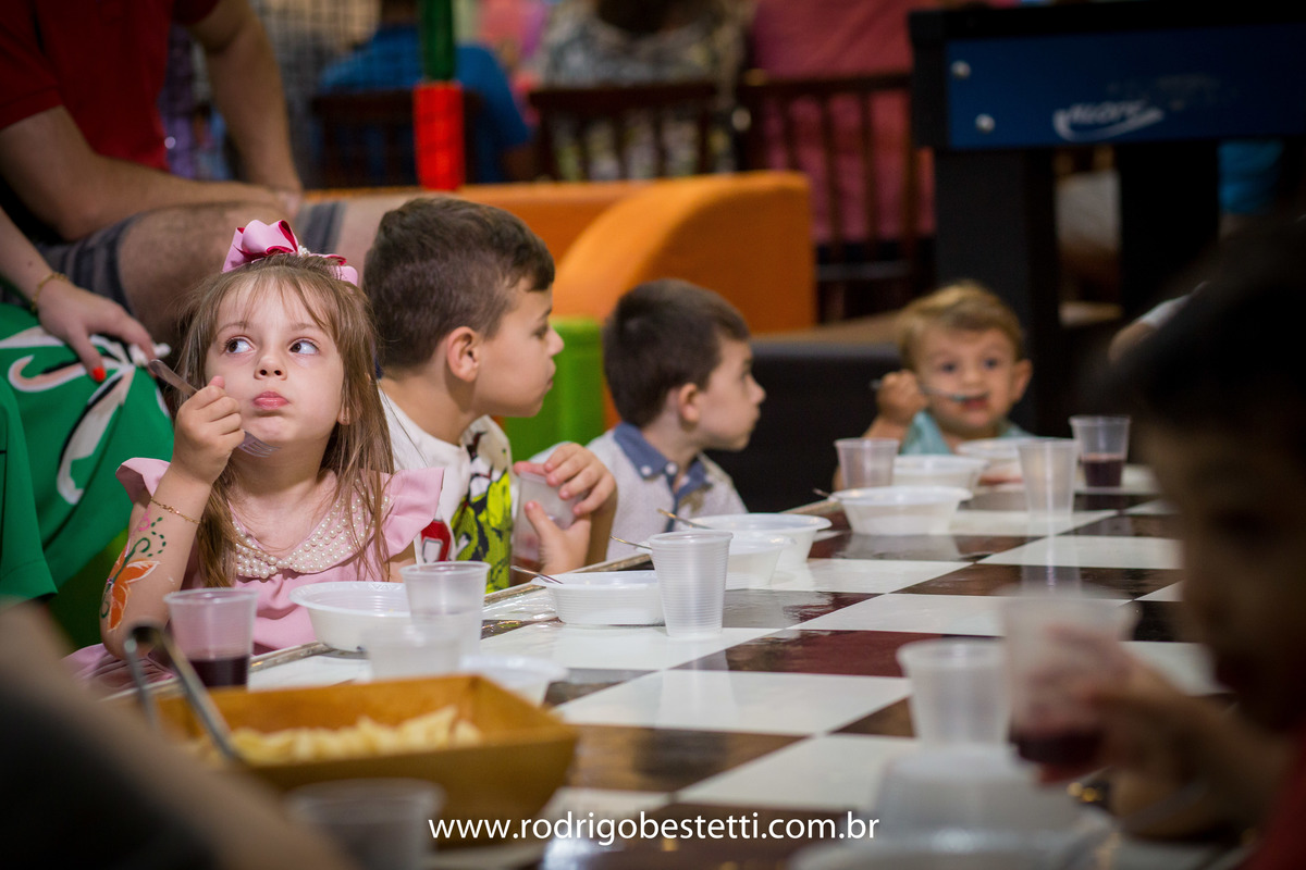 fotografia infantil, fotografo infantil, festa de aniversario, ana luisa, brilhante festas, rodrigo bestetti fotografia, patrulha canina, brinquedos, lembrancinha, decoracao, fotos diferentes, fotos legais, fotografo porto alegre, porto alegre