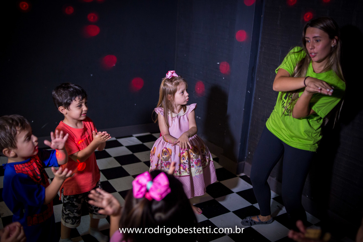 fotografia infantil, fotografo infantil, festa de aniversario, ana luisa, brilhante festas, rodrigo bestetti fotografia, patrulha canina, brinquedos, lembrancinha, decoracao, fotos diferentes, fotos legais, fotografo porto alegre, porto alegre