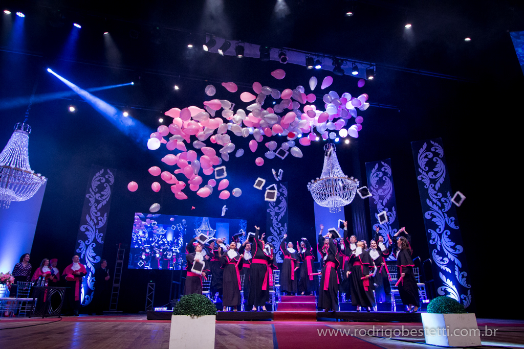 formatura ciencias contabeis, franciele gross, teatro ciee, porto alegre, fapa, unirriter, rodrigo bestetti fotografia, fotografo de formatura, fotografo porto alegre, mirage 3 figueiras, maquiagem, colacao de grau, solenidade de formatura, fotos lindas