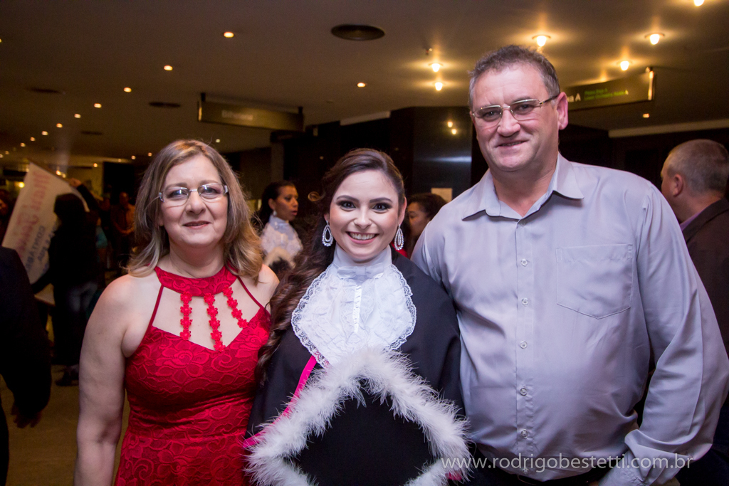 formatura ciencias contabeis, franciele gross, teatro ciee, porto alegre, fapa, unirriter, rodrigo bestetti fotografia, fotografo de formatura, fotografo porto alegre, mirage 3 figueiras, maquiagem, colacao de grau, solenidade de formatura, fotos lindas