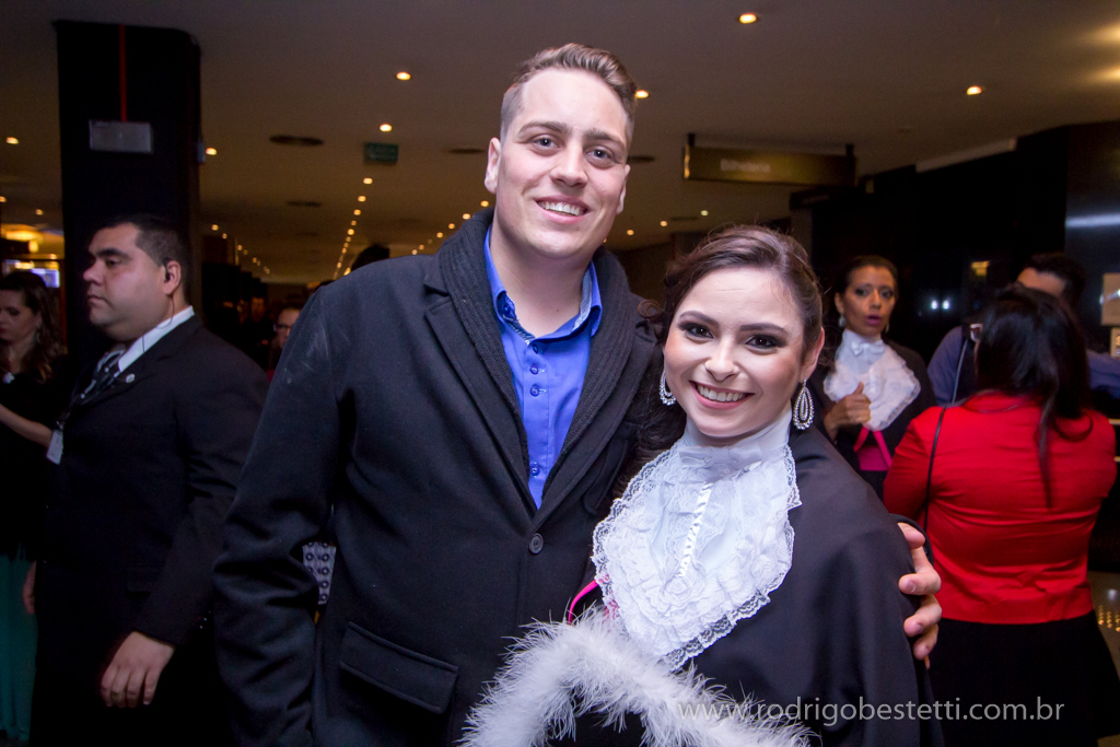formatura ciencias contabeis, franciele gross, teatro ciee, porto alegre, fapa, unirriter, rodrigo bestetti fotografia, fotografo de formatura, fotografo porto alegre, mirage 3 figueiras, maquiagem, colacao de grau, solenidade de formatura, fotos lindas