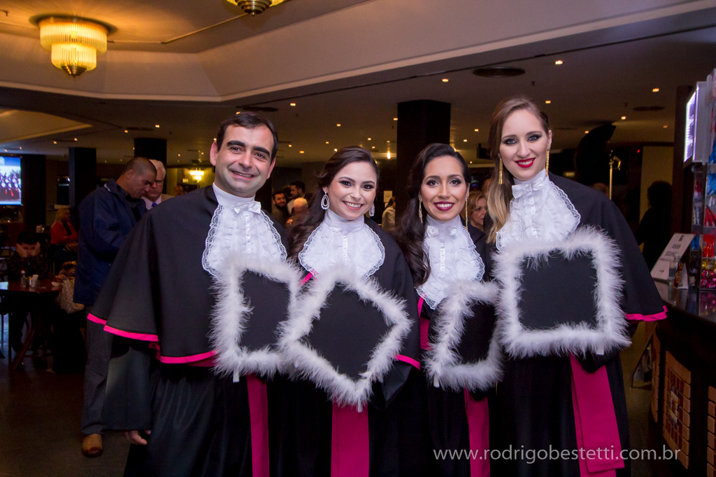 formatura ciencias contabeis, franciele gross, teatro ciee, porto alegre, fapa, unirriter, rodrigo bestetti fotografia, fotografo de formatura, fotografo porto alegre, mirage 3 figueiras, maquiagem, colacao de grau, solenidade de formatura, fotos lindas