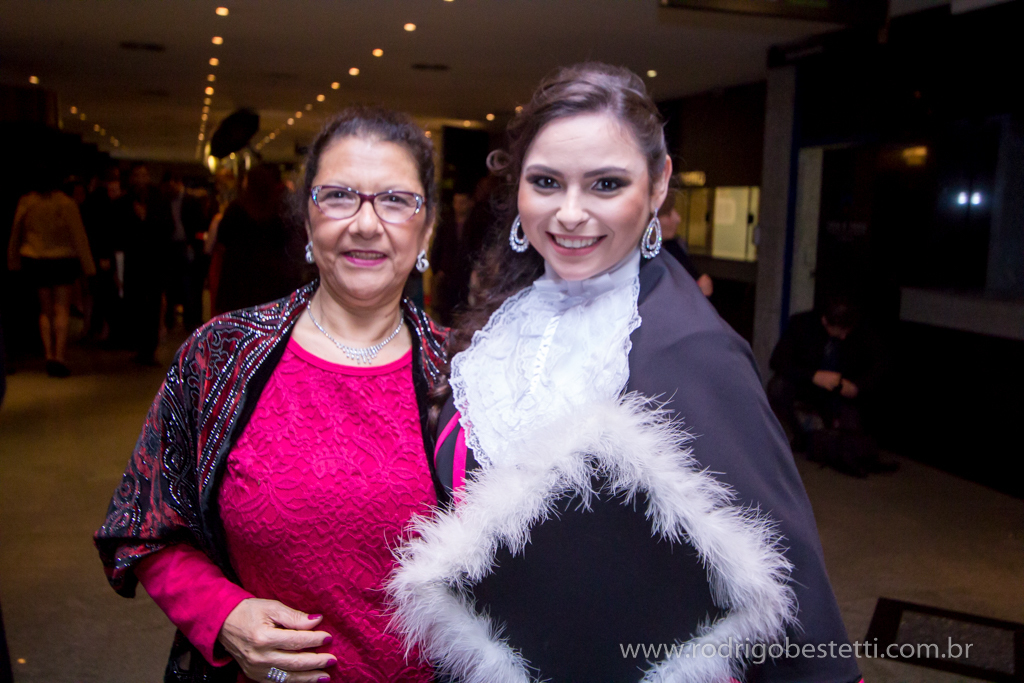 formatura ciencias contabeis, franciele gross, teatro ciee, porto alegre, fapa, unirriter, rodrigo bestetti fotografia, fotografo de formatura, fotografo porto alegre, mirage 3 figueiras, maquiagem, colacao de grau, solenidade de formatura, fotos lindas