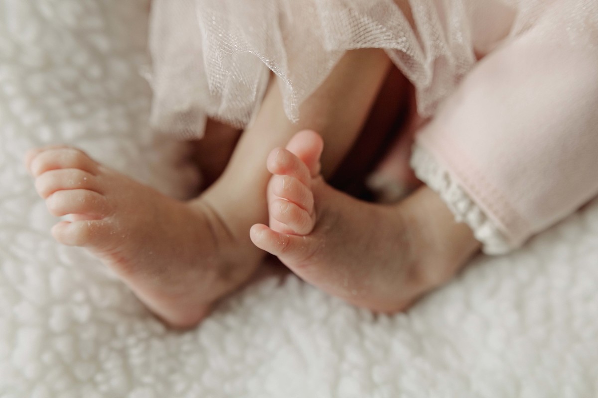 Ensaio newborn gêmeas estúdio em belo horizonte mg aline araujo fotografia