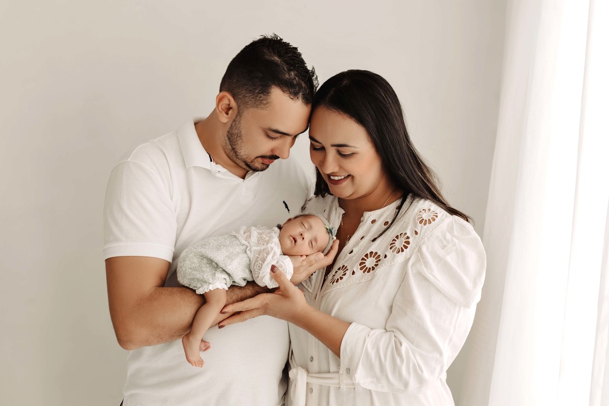 Ensaio de acompanhamento do bebê em BH. Estúdio Aline Araujo Fotografia