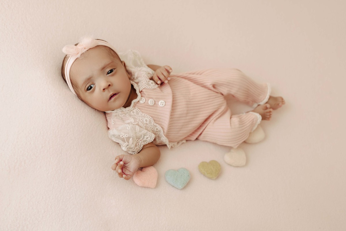 Ensaio de acompanhamento do bebê em BH. Estúdio Aline Araujo Fotografia