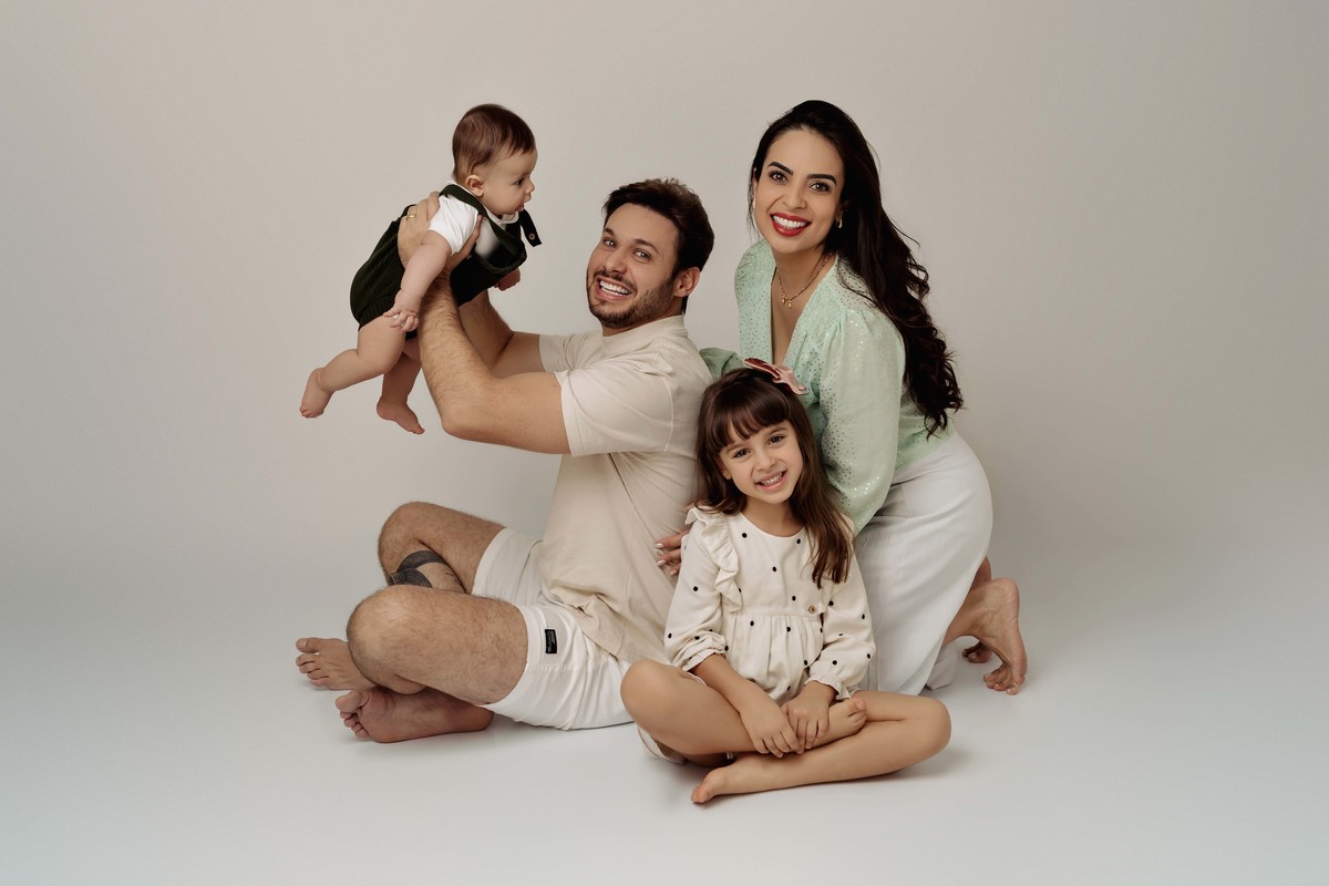 Ensaio de acompanhamento do bebê Belo Horizonte MG estúdio Aline Araújo Fotografia