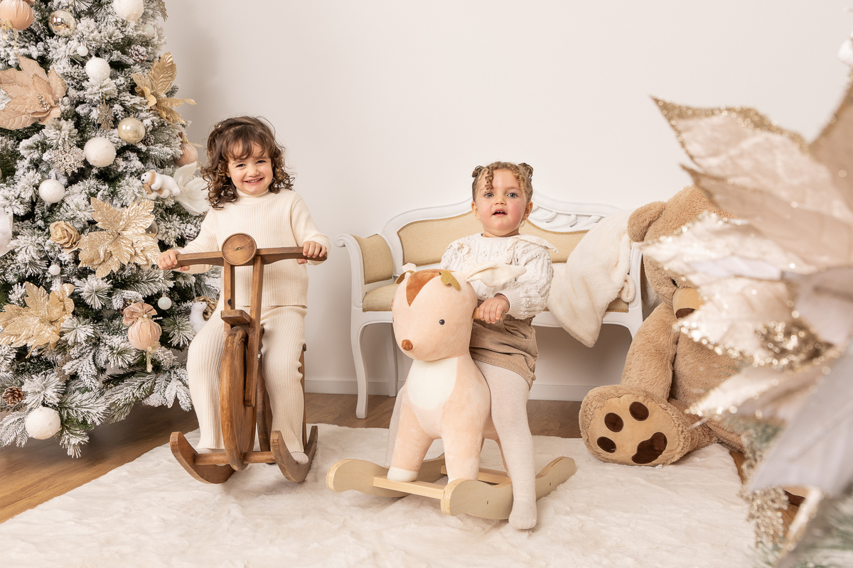 Sessão de Natal 2023, Natal 2023, sessão de natal porto2023, natal em família, mini sessões de natal 2023, fotos de natal 2023, fotos de família, estúdio fotográfico porto, fotos de crianças, fotos de bebés