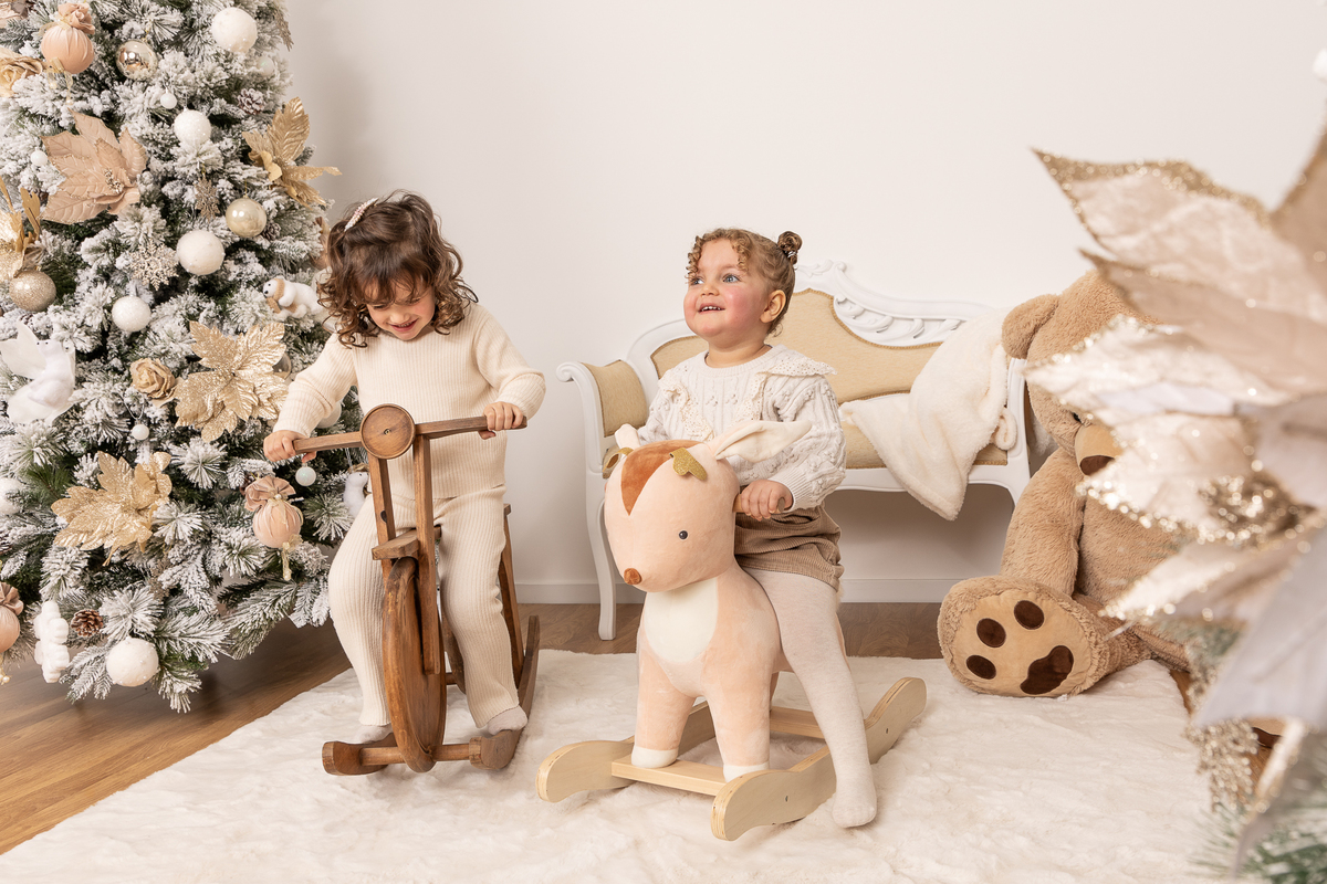 Sessão de Natal 2023, Natal 2023, sessão de natal porto2023, natal em família, mini sessões de natal 2023, fotos de natal 2023, fotos de família, estúdio fotográfico porto, fotos de crianças, fotos de bebés