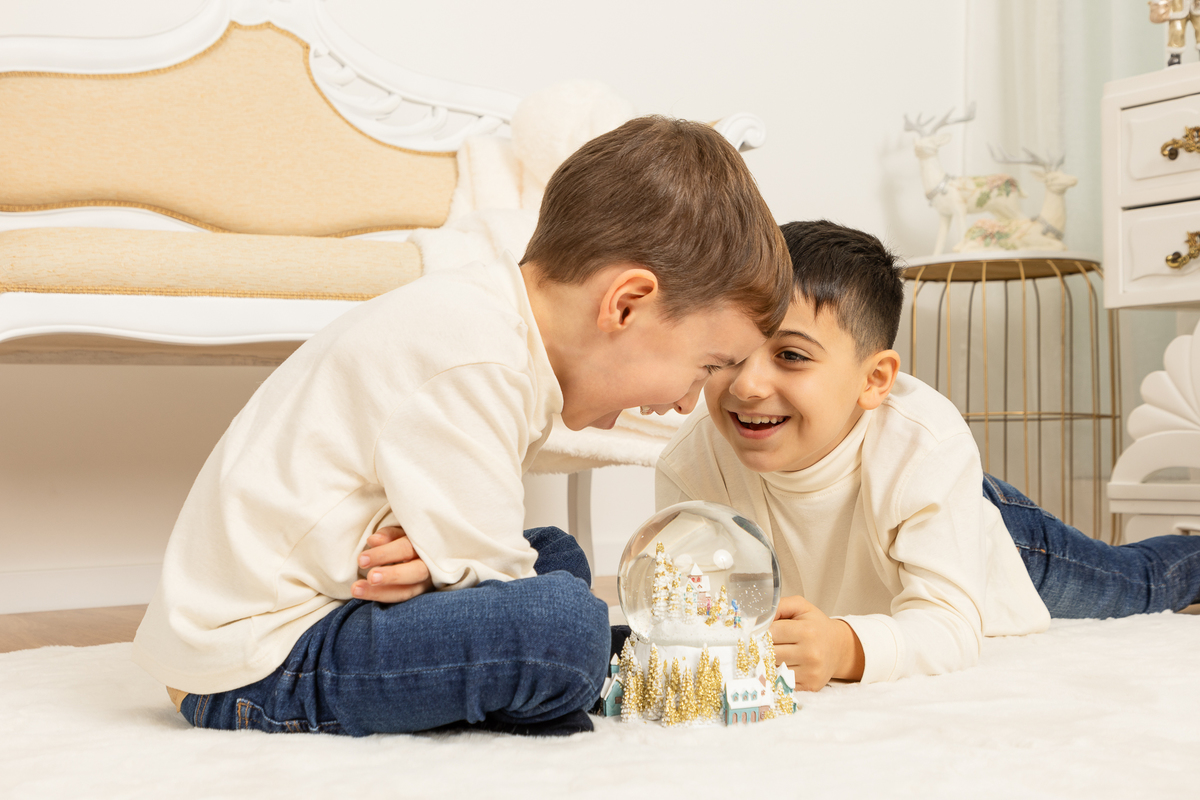 Sessão de Natal 2023, Natal 2023, sessão de natal porto2023, natal em família, mini sessões de natal 2023, fotos de natal 2023, fotos de família, estúdio fotográfico porto, fotos de crianças, fotos de bebés