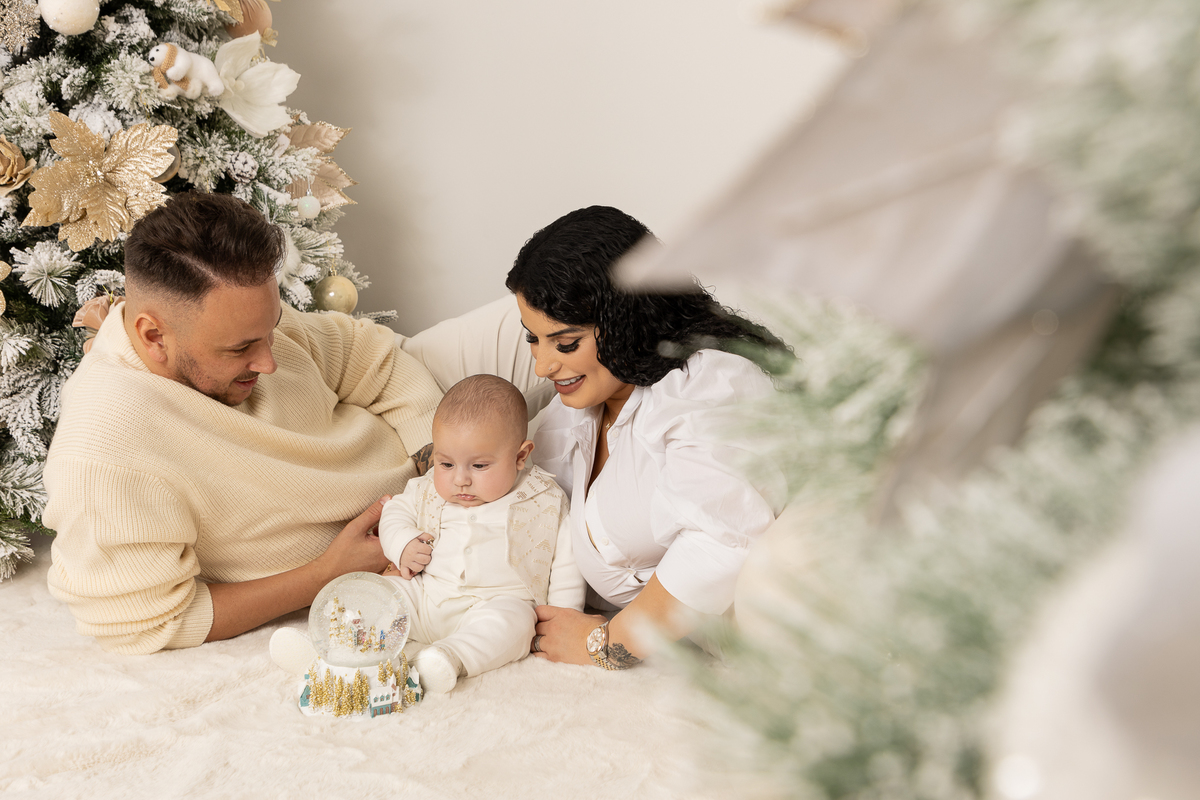 Sessão de Natal 2023, Natal 2023, sessão de natal porto2023, natal em família, mini sessões de natal 2023, fotos de natal 2023, fotos de família, estúdio fotográfico porto, fotos de crianças, fotos de bebés