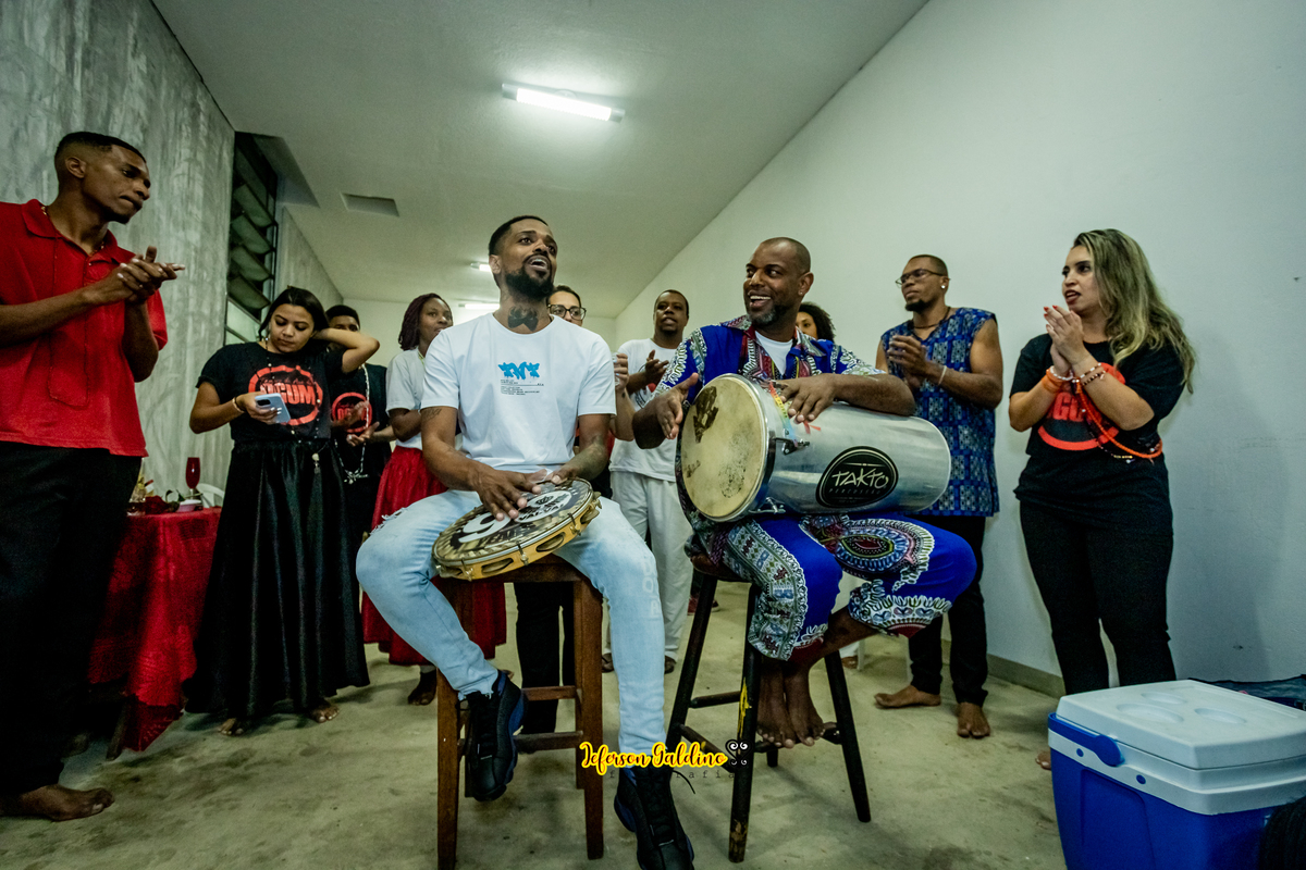 AXÉ EM FORMA DE SAMBA