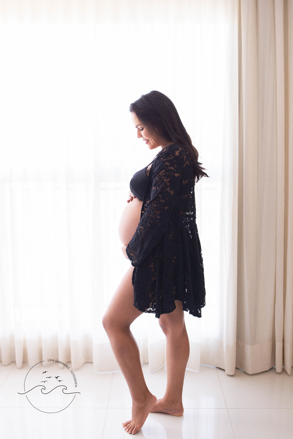 foto_de_gestante_em_casa_sala_goiania_livia_guimaraes