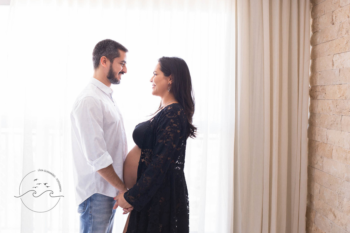 foto_de_gestante_em_casa_sala_goiania_livia_guimaraes