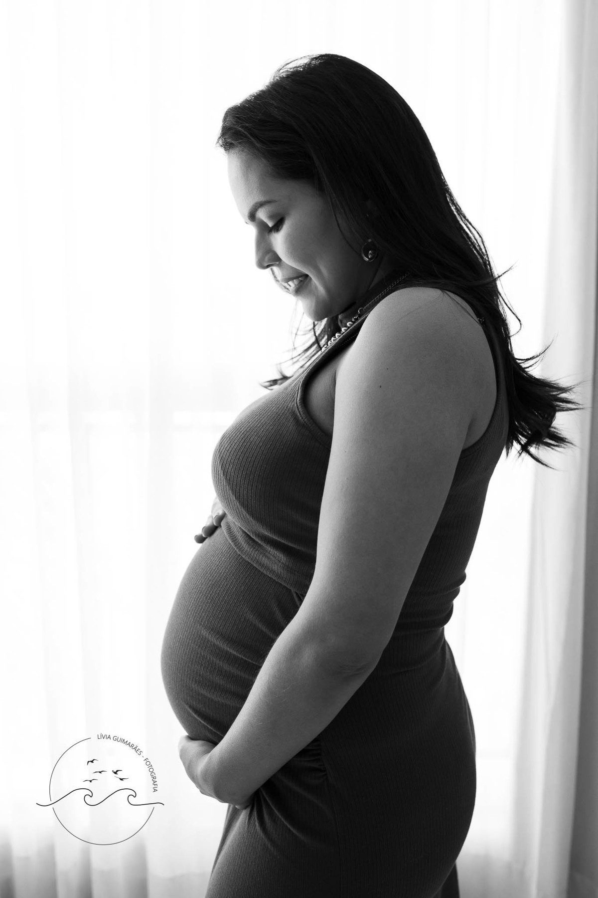 foto_de_gestante_em_casa_sala_goiania_livia_guimaraes