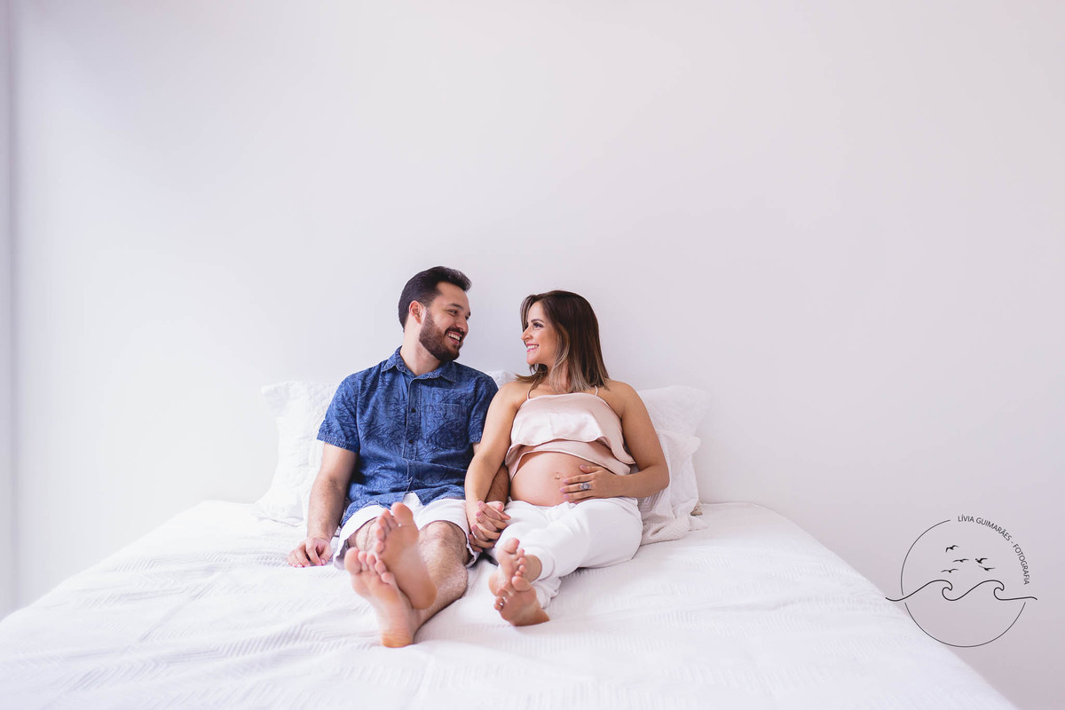 foto_de_gestante_em_casa_no_quarto_goiania_livia_guimaraes_fotografa_de_gestante