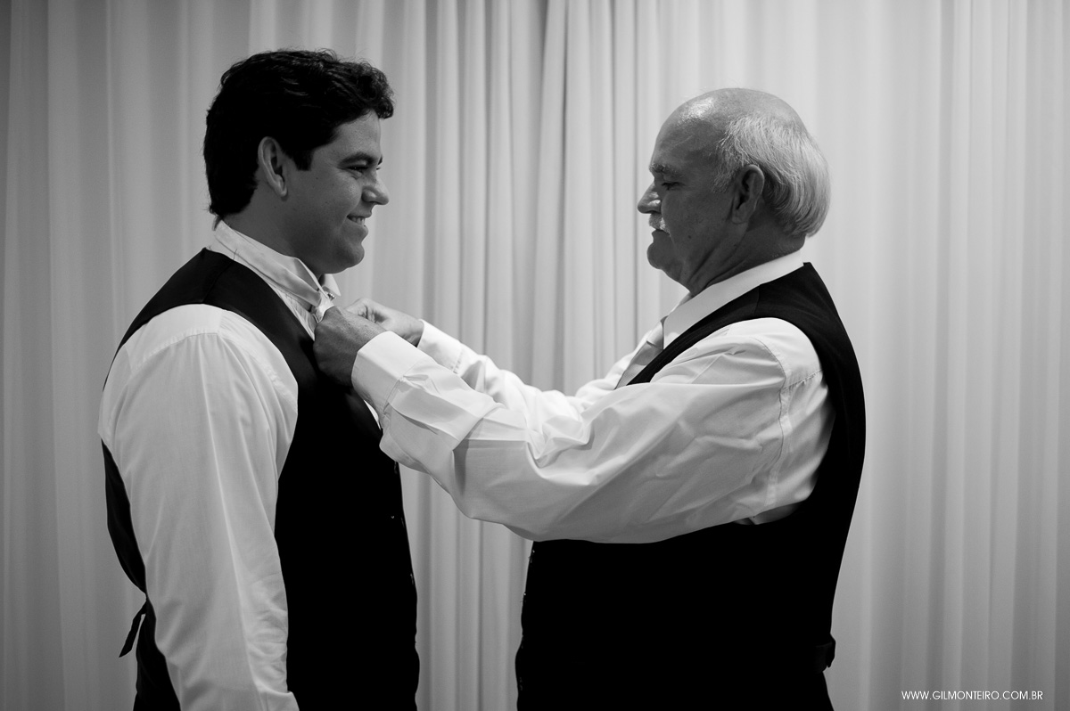 pai, pai arrumando o filho, noivo, pai do noivo