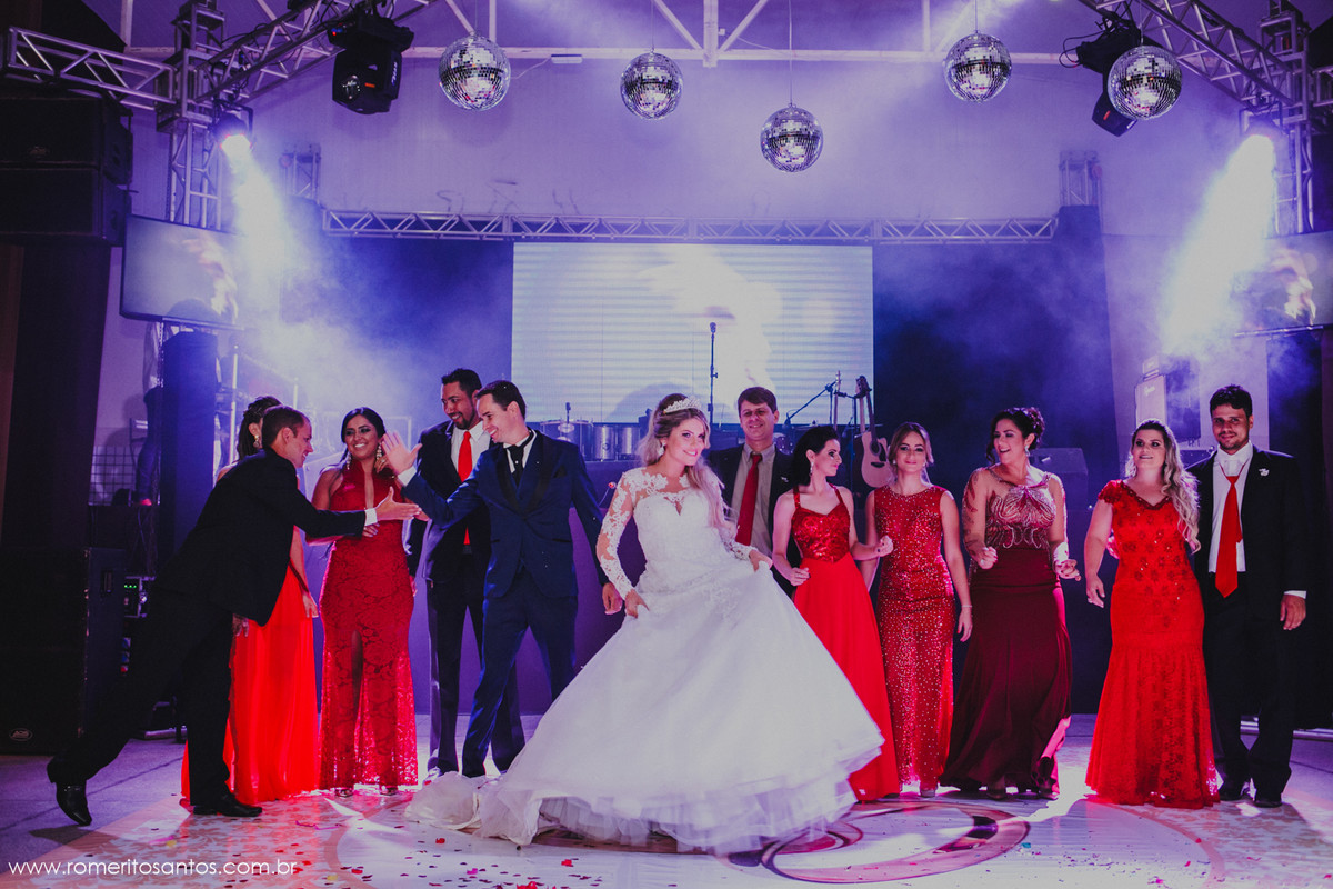 os noivos kely Bueno