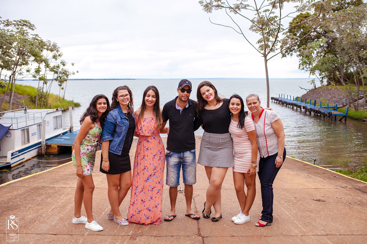 belo registro da familia e amigos no ensaio fotografico de 15 anos da ananda de anaurilandi