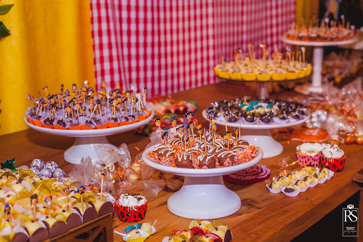 decoração infantil com o tema Chaves