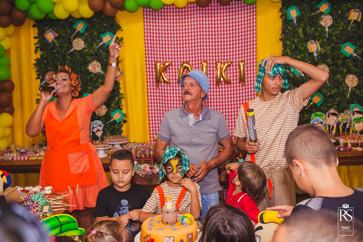 a hora do parabéns da festa de aniversário do Kaiki