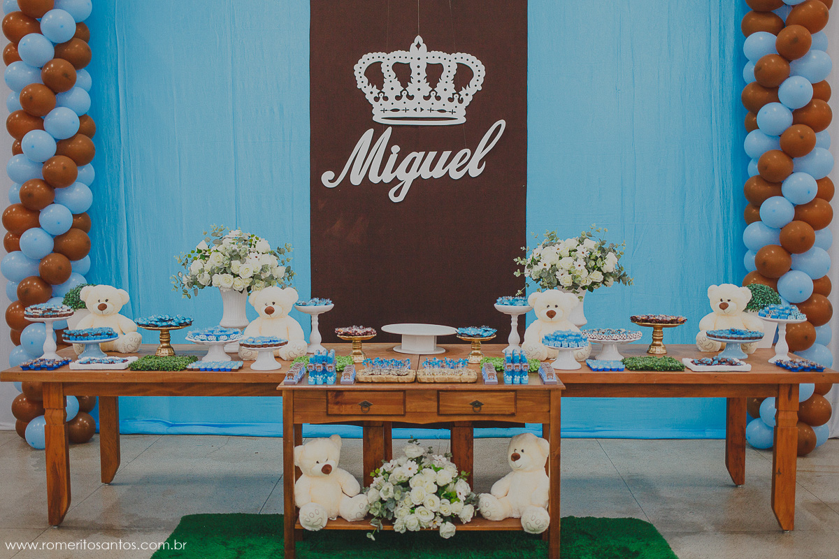 evento realizado no salão de festas planet kids- na cidade de presidente epitacio-sp- o aniversariante miguel fazendo 1 aninho- e sendo fotografado pelas lentes de romerito santos