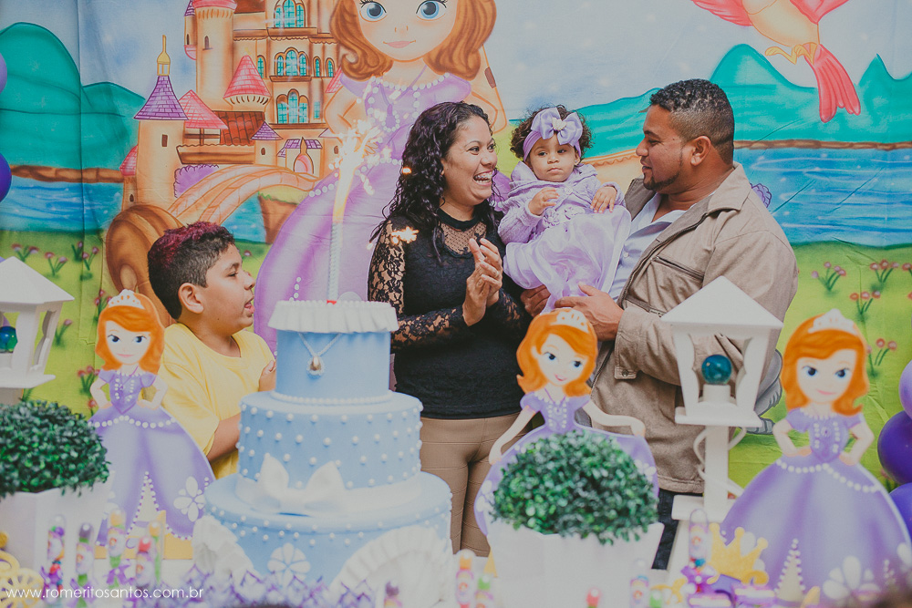 Fico sem palavras para fazer um depoimento sobre você. Você nos surpreende sempre com cada foto tirada, você tem um som de Deus em suas mãos, pois consegue capturar não apenas uma simples fotografia mais sim um momento que 